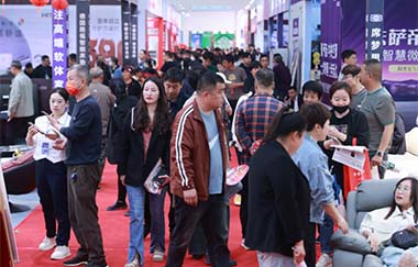 连云港家装展会现场展商云集推出优惠吸引观众